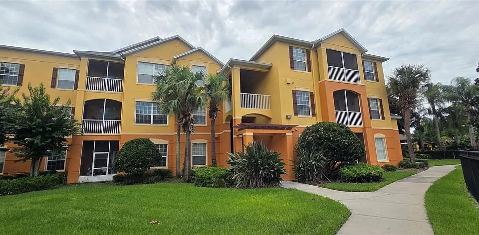 6240 Contessa Dr #103