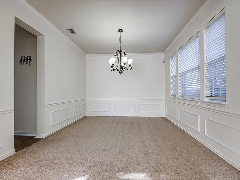 8924 High Meadows Dr — Photo 10