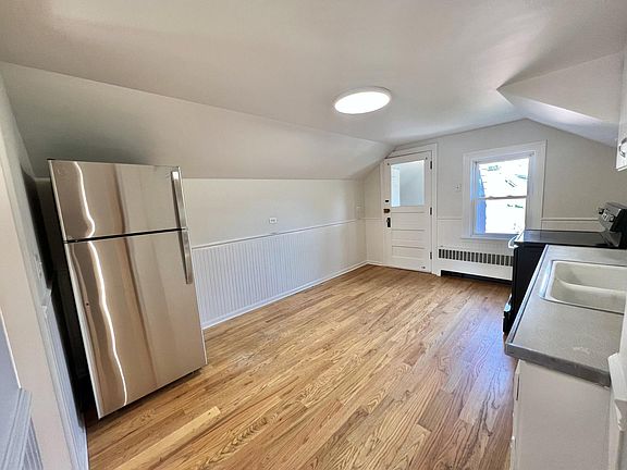 5th image of 342 Jocelyn Pl #B
