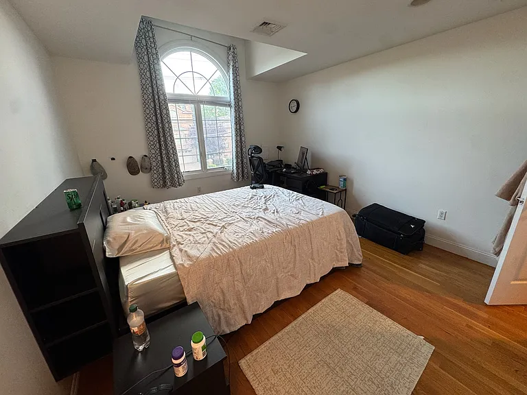 2133 Linwood Ave — Photo 21