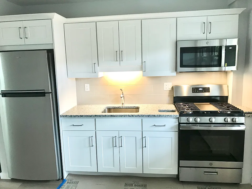 444 Bedford St #4K