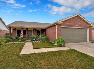9008 Chisholm Trl, Aubrey, TX 76227