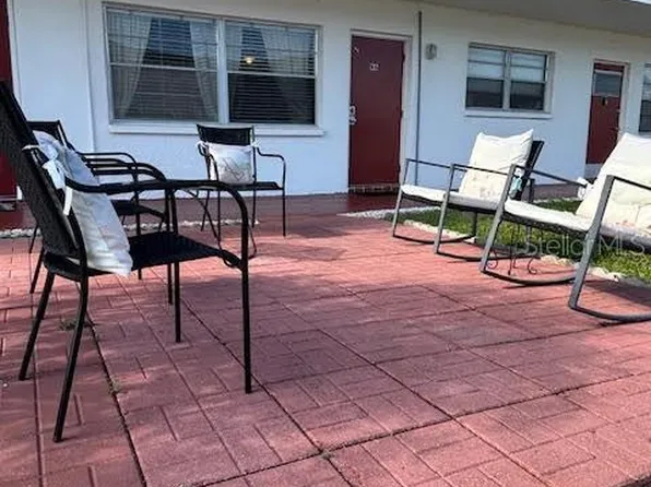 2050 58th Ave N APT 6, Saint Petersburg, FL 33714