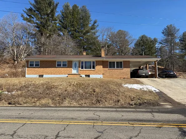 157 Trapper Dr, Woodlawn, VA 24381