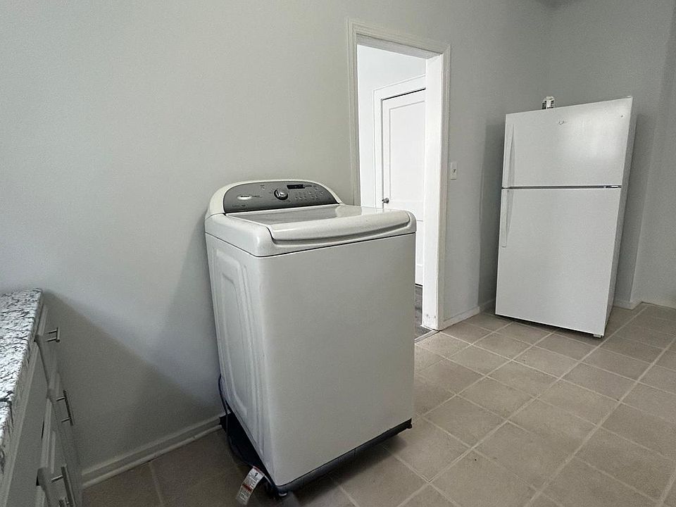1st image of 54-56 Lindsley Pl #1