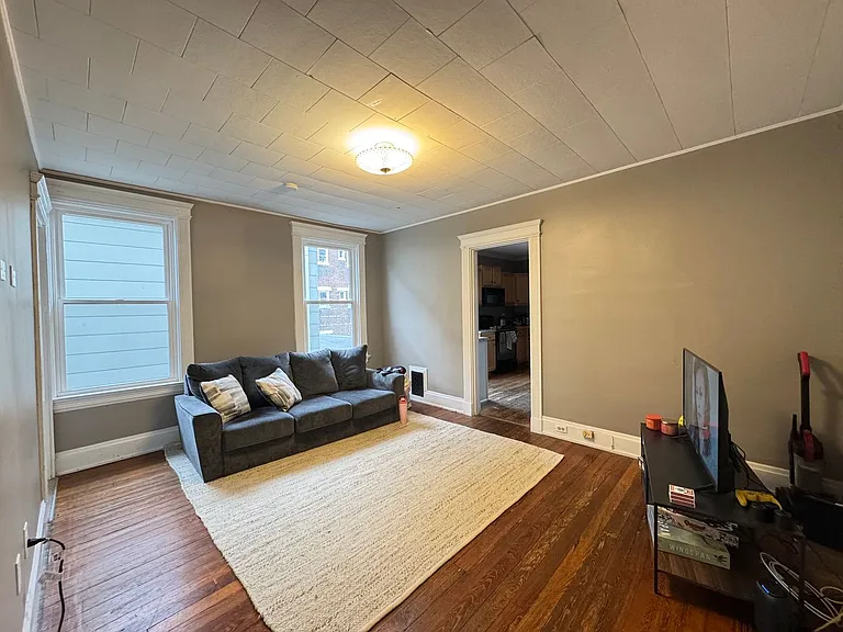 2417 Fairview Ave — Photo 4