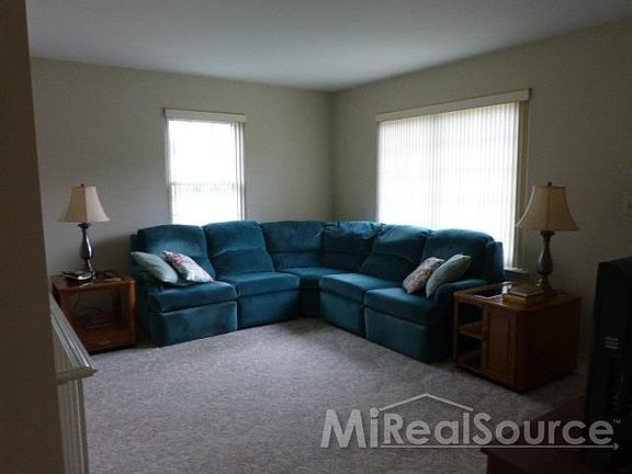 2nd image of 34752 Jefferson Ave