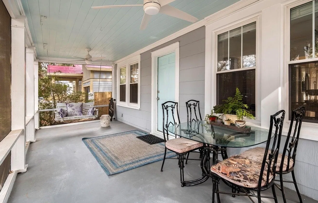 4 bed, 1877 sqft, $4,000 — Photo 1