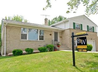 630 Sherman St, Melrose Park, IL 60160
