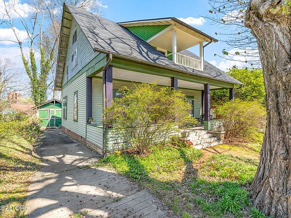 2nd image of 127 Leonard Pl
