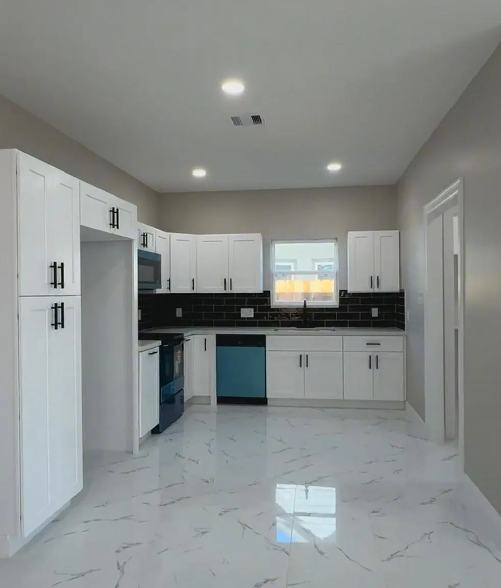 4 bed, 1920 sqft, $2,300 — Photo 1