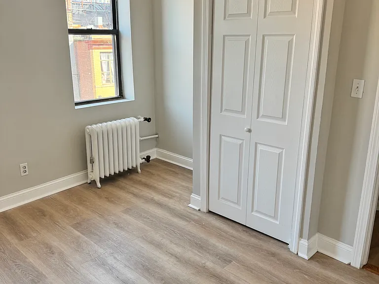 224 Hanover St #11 — Photo 6