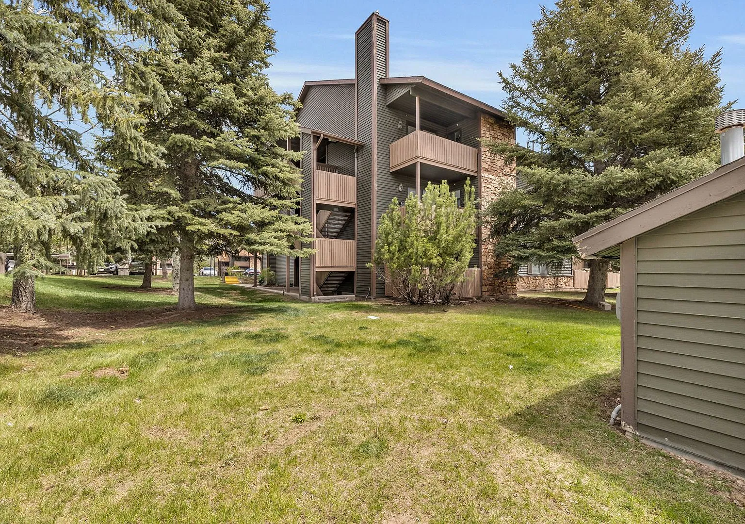 Powderwood Unit — Photo 1