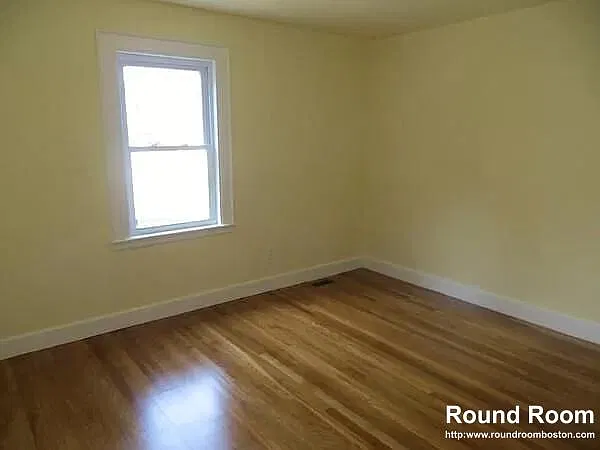 136 W Squantum St — Photo 3