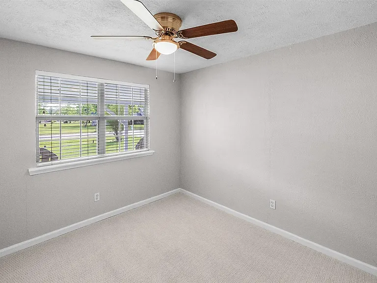 16766 Lake Cir — Photo 15