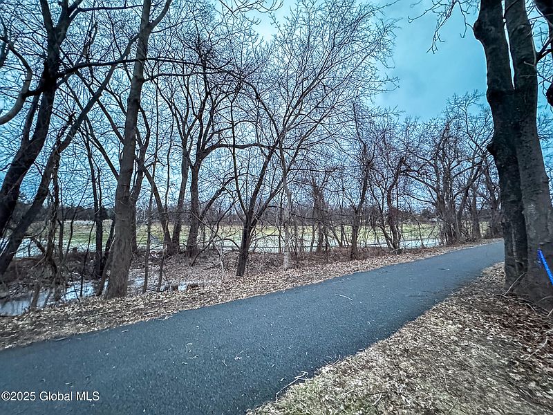 5th image of 12203 Admirals Walk Drive