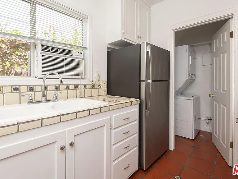 522 N Alta Vista Blvd #9 — Photo 6