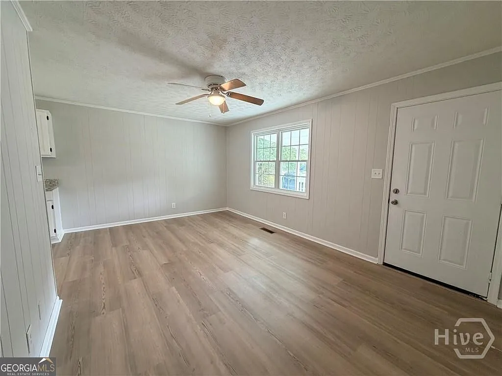 4 bed, 2.0 bath, 1440 sqft, $1,750 — Photo 4
