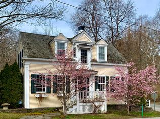 16 Colony Ave, Kennebunkport, ME 04046
