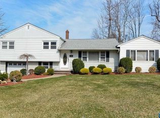 65 Harmon Dr, Paramus, NJ 07652