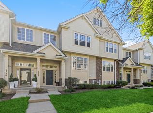 2736 N Greenwood Ave, Arlington Heights, IL 60004