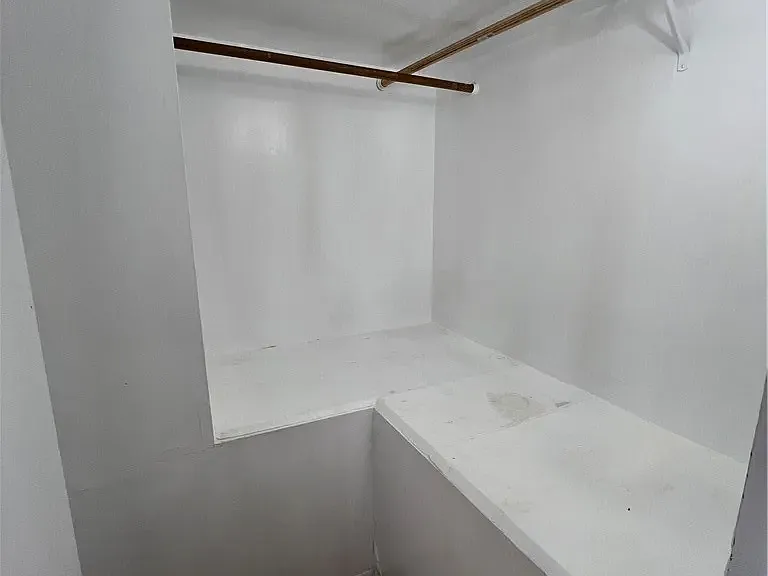 809 Virginia Ct — Photo 1