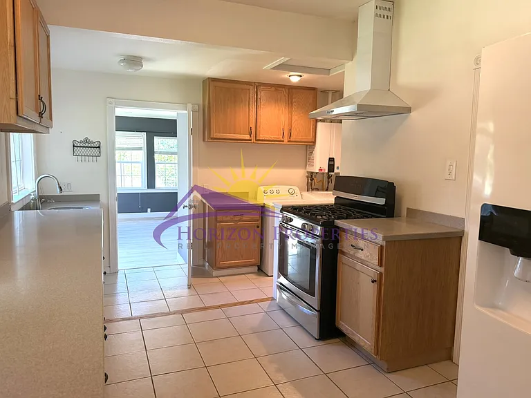 4109 Hill St — Photo 8