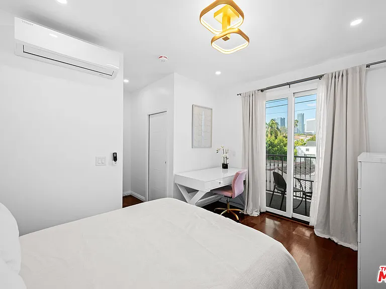 10623 Olympic Blvd — Photo 13