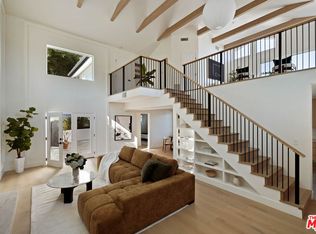 4041 Davana Rd, Sherman Oaks, CA 91423