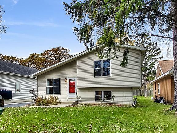 3rd image of 33640 N Idlewild Dr