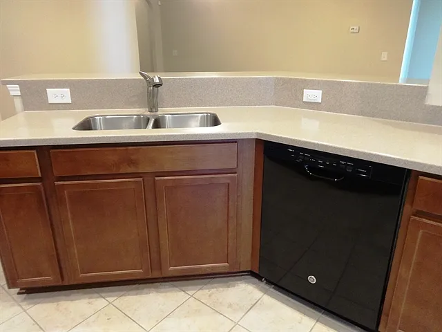 515 Crossland Dr — Photo 3