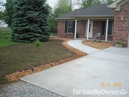 DINING ROOM WITH VIEW INTO FLORIDA ROOM
						:
						DINING ROOM WILL ACCOMMODATE TABLE FOR 10