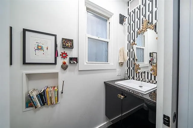 105 Fairview Ave — Photo 24