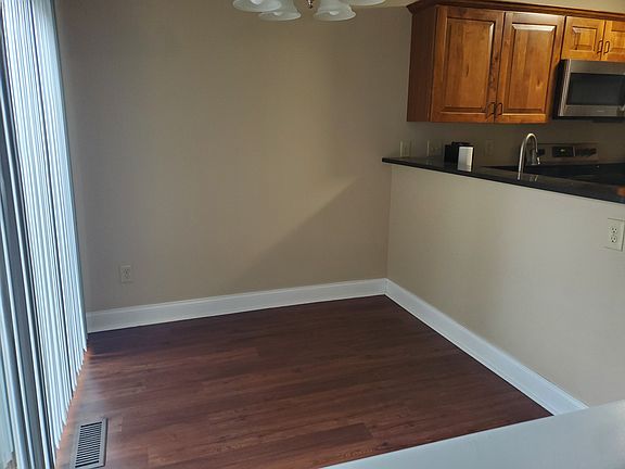 3rd image of 959 Tollis Pkwy