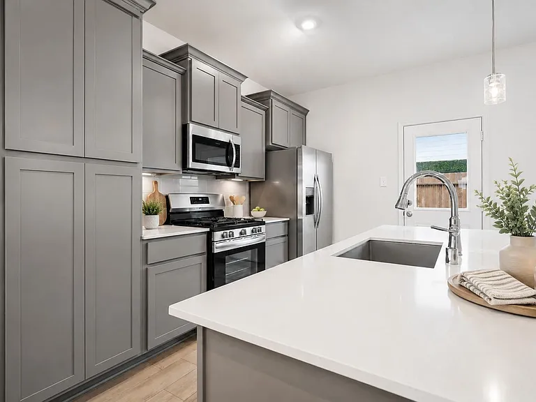 8018 Fijian Cypress Dr — Photo 14