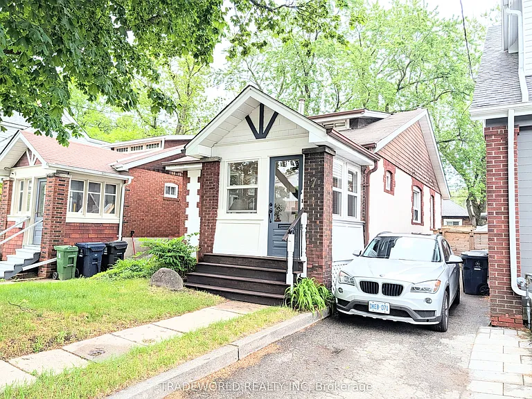 7 Costain Ave — Photo 3