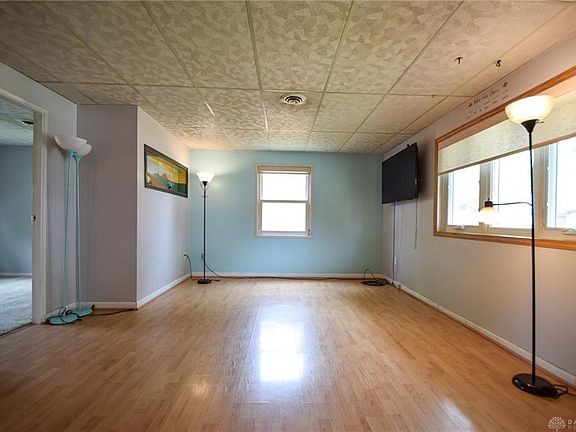 5th image of 306 Drake Ave