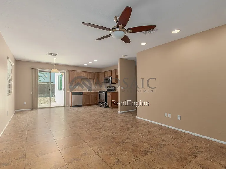 398 E Daniella Dr — Photo 2