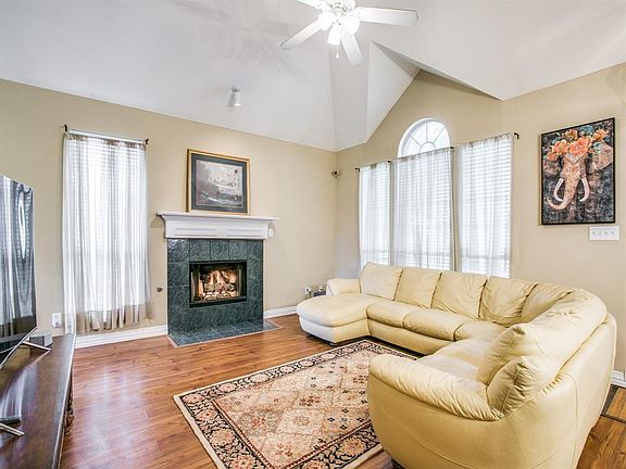 5th image of 1424 Ross Dr