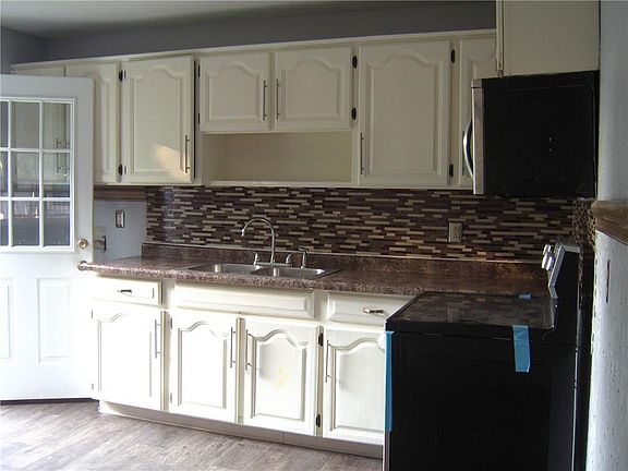 5th image of 2926 S Walcott St