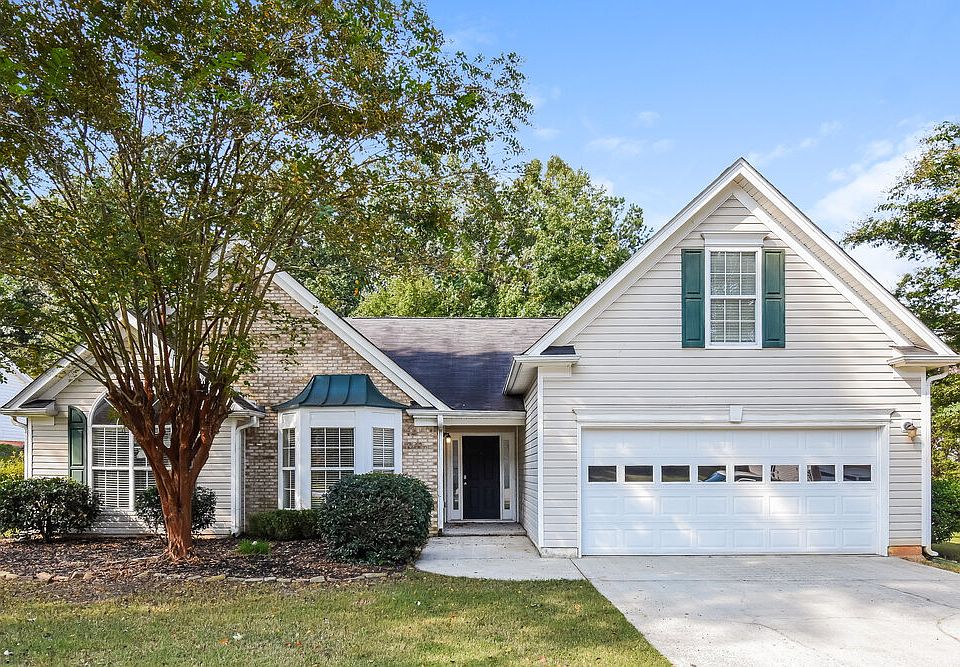 1st image of 2585 Fairmont Park Ct