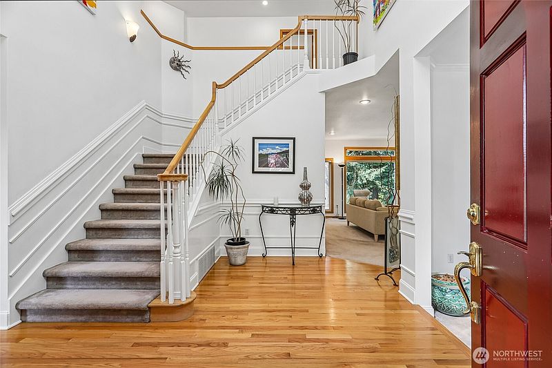 5th image of 2331 Olympia Avenue NE
