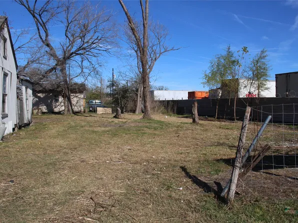 8231 Mendez St, Houston, TX 77029