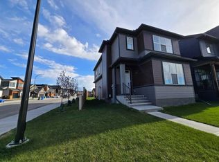 431 N Rowmont Blvd NW, Calgary, AB T3L 0H2