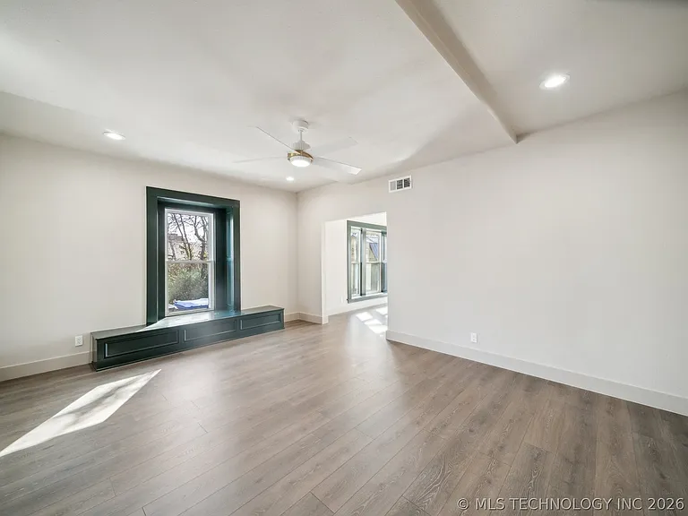 221 W Detroit St — Photo 8