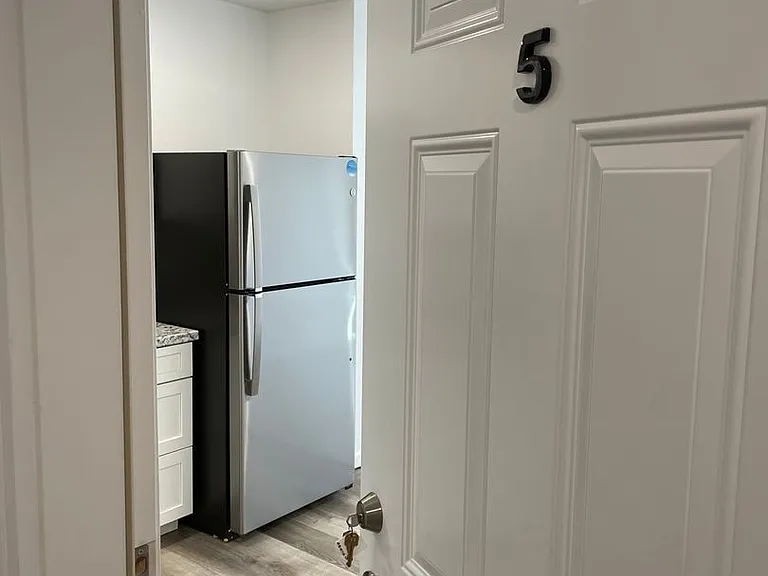 413 Doxey St #5 — Photo 1
