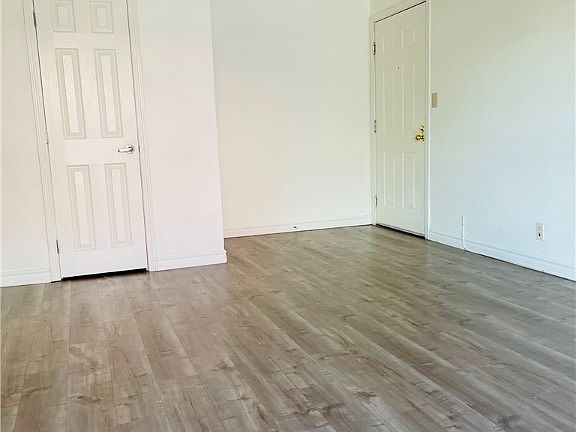 4th image of 5020 Indian River Dr Unit 425