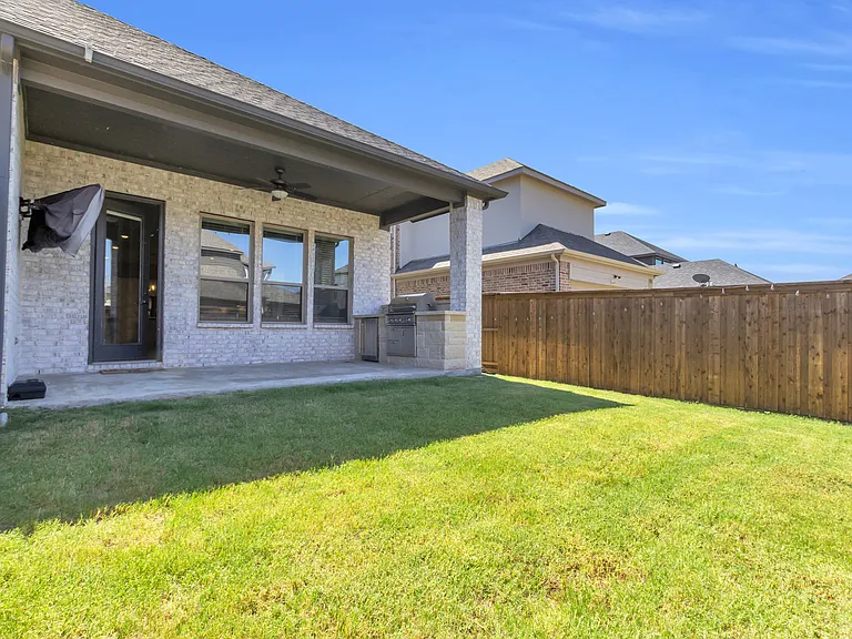6657 Barnes Dr — Photo 36