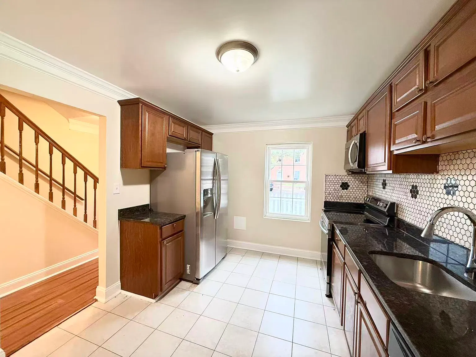 3 bed, 1249 sqft, $2,399 — Photo 3
