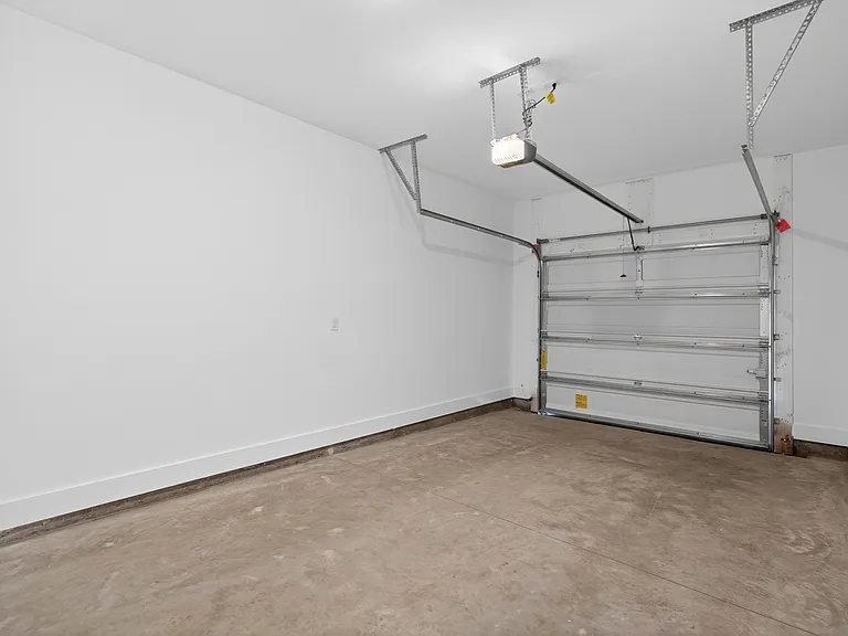 302 Cyan Ln — Photo 15